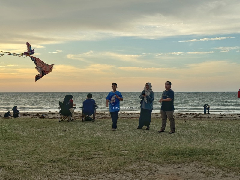 Visitors at Taman Damai Beach, Labuan. Picture by Saifulrizan.com